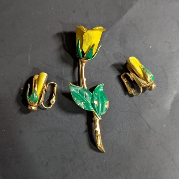 Vintage Yellow Rose Enamel Pin & Clip-On Earrings Set Gold-Toned Floral Jewelry - Picture 7 of 8